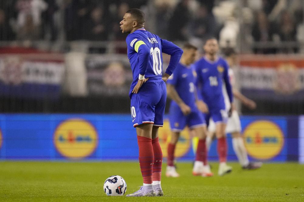 赛中显得尤 赛中显得尤